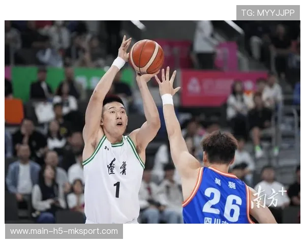 CBA付豪篮板训练更积极，重塑篮板王传奇