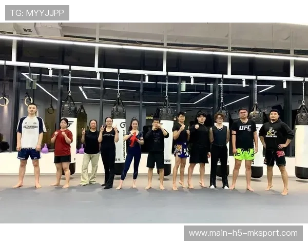 UFC耐力与爆发平衡训练：成就极限的两大黄金法则