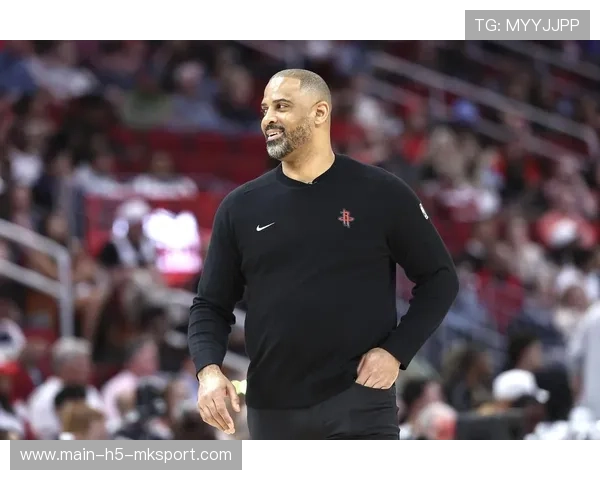 输马刺乌度卡背全锅！五大丢分两将组织引崩盘下半场用人呆滞